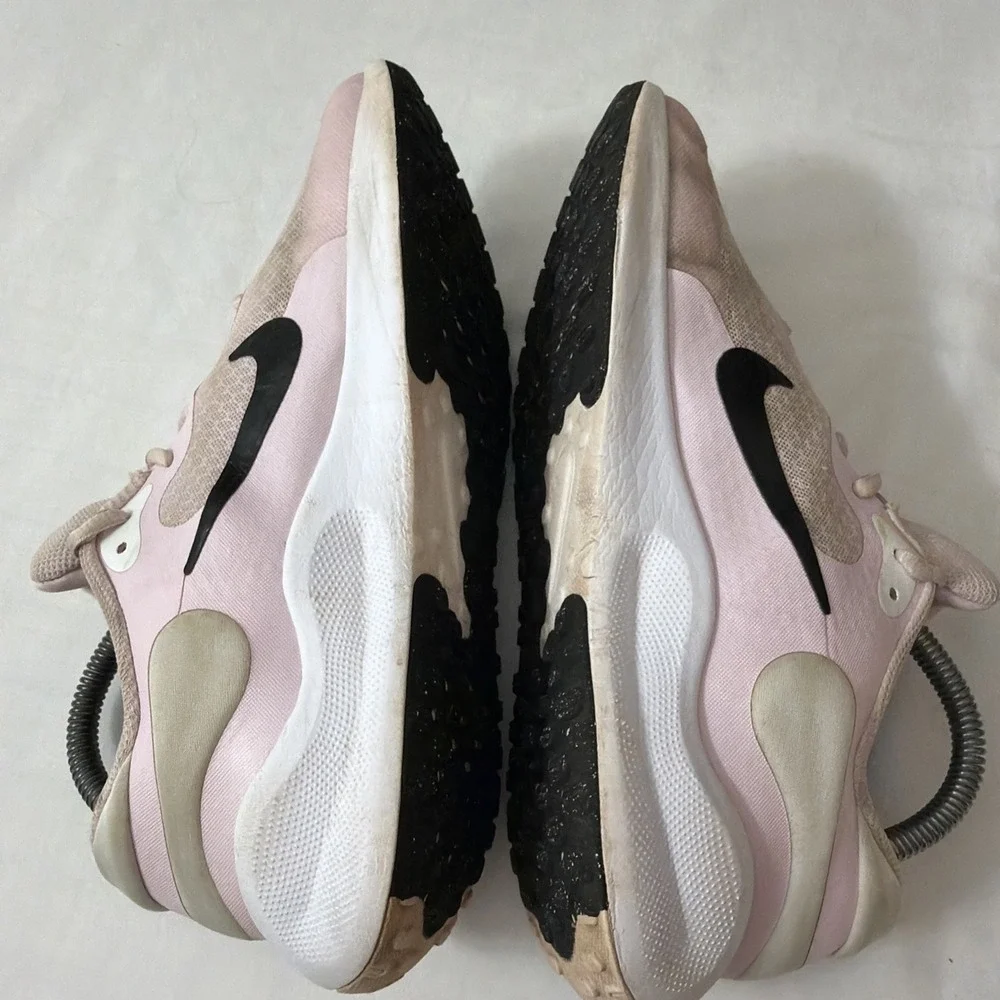 (GS) Nike Revolution 7 'Pink Foam‎ Black' US 6.5Y (FB7689-600) Or Women's Size 8